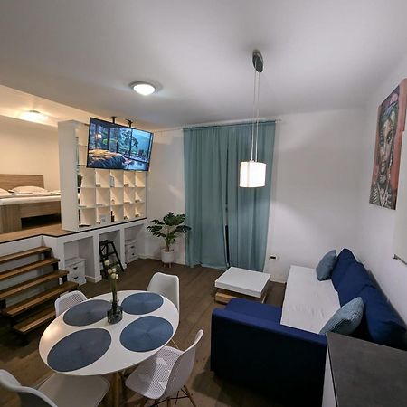 Fantabulous Downtown Abode W King Bed, 65" Tv, Washer And Tumble Dryer 자그레브 외부 사진