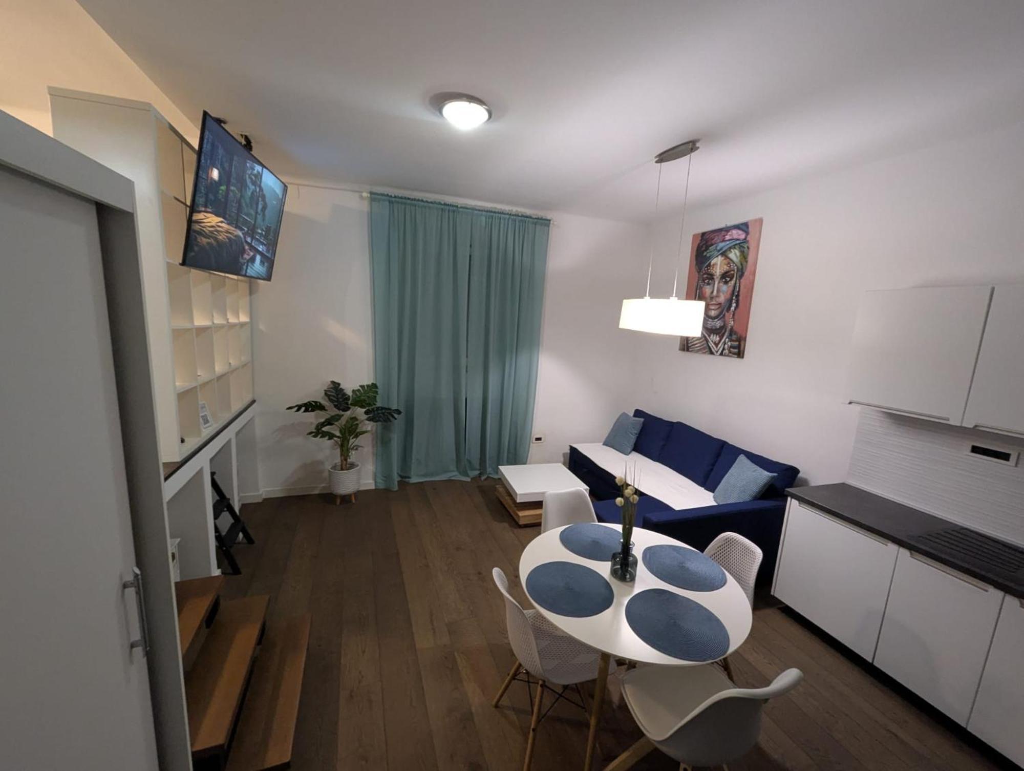 Fantabulous Downtown Abode W King Bed, 65" Tv, Washer And Tumble Dryer 자그레브 외부 사진