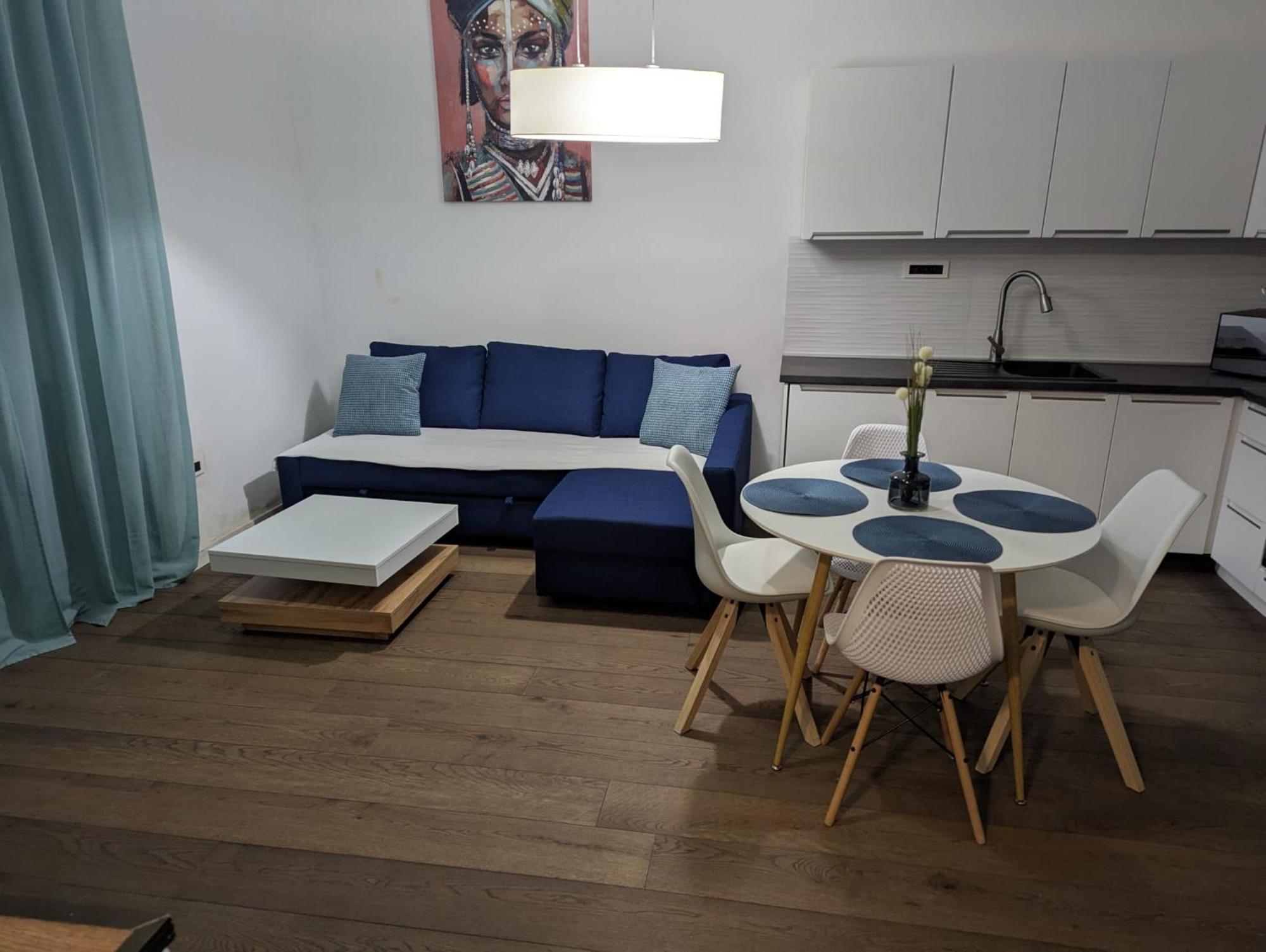 Fantabulous Downtown Abode W King Bed, 65" Tv, Washer And Tumble Dryer 자그레브 외부 사진